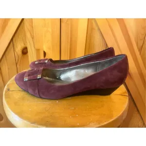 Dana Buchman Alexandria Aubsde Suede Leather Buckle Wedge Heel Women's Sz 8.5M thumbnail 2