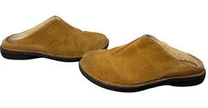 UGG Women's Size 8 Brown Suede Shearling Lined Clog Slippers thumbnail 1