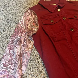 One World Womens Burgundy Denim Jacket Paisley‎ Print Lighweight Sleeve Size S thumbnail 2