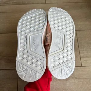 Adidas Original Vapor Rose NMD R1 Sneaker thumbnail 4
