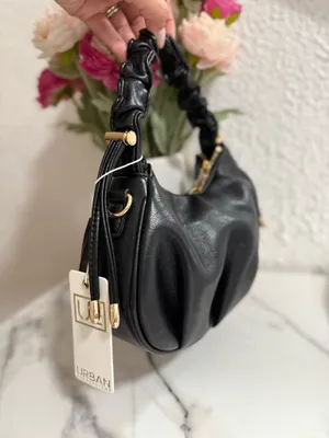 Urban Expressions Black Ruched Hobo Crossbody Shoulder Bag thumbnail 3