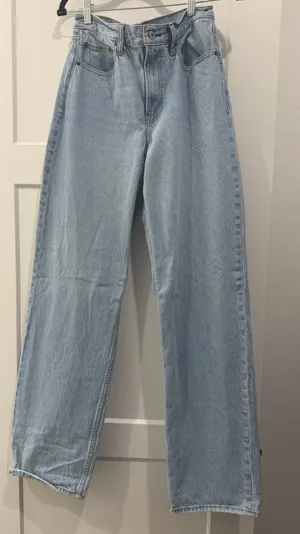 Abercrombie High-Rise Jeans thumbnail 1