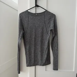 Nike Women's Charcoal Grey Long Sleeve Seamless Running Shirt thumbnail 5