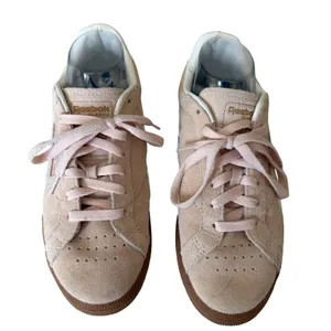 Reebok Club C 85 Pink Suede Gum Sole Sneakers Womens 8.5 Low Top‎ lace up thumbnail 2