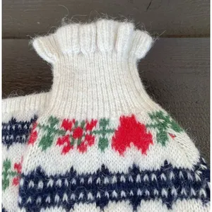 Loose Crew-Neck Wool-Blend Cropped Sweater Old Navy Large hearts Oversized thumbnail 12