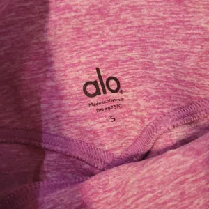 ALO YOGA thumbnail 3