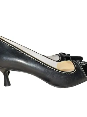 Cole Haan vintage pointy black toed kitten heels. thumbnail 5