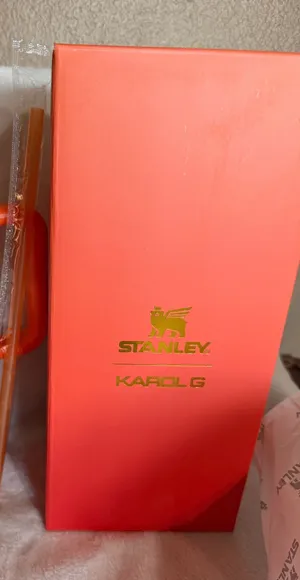 Karol g Stanley Red thumbnail 1