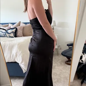 Amazon Black Ruched Strapless satin Gown size XL thumbnail 5