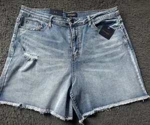 NWT Threadgrit distressed denim jean shorts, women’s size 33 thumbnail 1