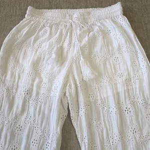 Young Fabulous &‎ Broke Eyelet Joggers Women M White Lined Pull On Boho Beach thumbnail 3
