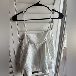 Banana Republic White Linen tank top with Pale Blue Accents LINEN thumbnail 2