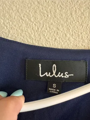NWT Lulu's Navy V-Neck Sheer Sleeve Tunic thumbnail 3