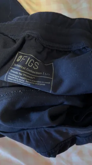 FIGS Scrubs thumbnail 2