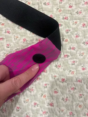 Series 8 fitness Pink Waist Pack with Black Strap thumbnail 4