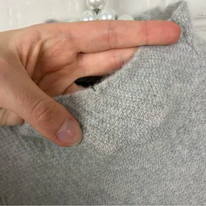 Saks Fifth Avenue Grey Ribbed Cashmere Knit Sweater Size M thumbnail 8