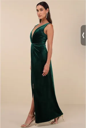 Lulus Emerald Velvet Maxi Dress – XS – NWT thumbnail 3
