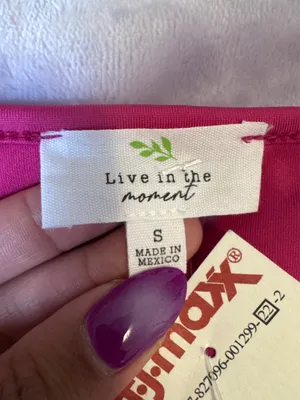 Live in the Moment Top thumbnail 3
