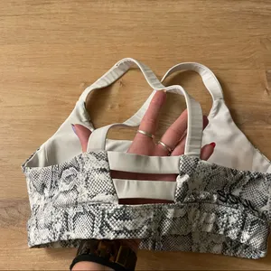 Soul by SoulCycle white snakeskin set thumbnail 7