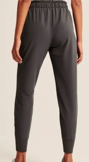 Abercrombie & Fitch Women’s Traveler Joggers Size XL Black Elastic Waist EUC thumbnail 1