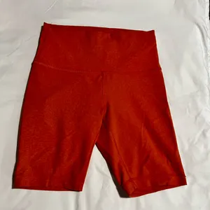 Womens sz6 Lululemon Wunder Train HR Short 8" Crunch Warm Coral thumbnail 1