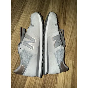 New Balance Shoes Womens 8.5 Lace Up Low Top Running Sneakers GW500SG Grey Suede thumbnail 5