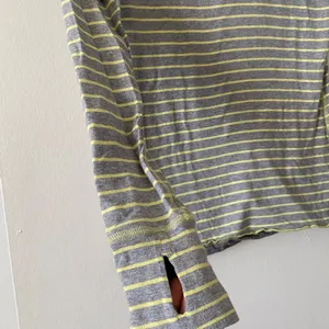 Lululemon Reversible Gray & Yellow Long Sleeve Top | S thumbnail 3