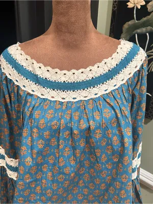 Luna Moon Floral Boho Peasant Crop Top – Size Medium – NWT thumbnail 2