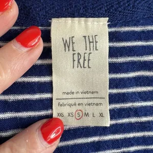 We The Free People S Small Hong Kong Henley Top Navy Striped Raw Hem Boho Beachy thumbnail 7