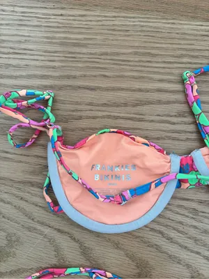 Frankie’s Bikinis set thumbnail 4