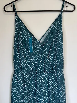 NWT Cupshe Green V-Neck Split Maxi Dress - Size: Large thumbnail 3