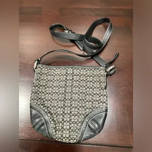 Vintage Coach‎ Canvas And Leather Signature Logo Crossbody Bag thumbnail 2