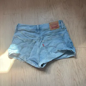 Levi’s A-Line Shorts thumbnail 2