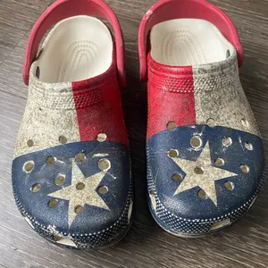 Crocs (Size m 4 w 6) Red thumbnail 1