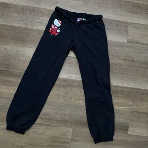 hello kitty sweatpants thumbnail 1