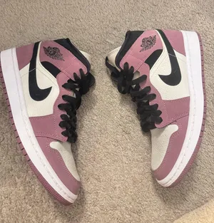 Nike Air Jordan 1 Mid SE Berry Pink Size 7.5 thumbnail 1