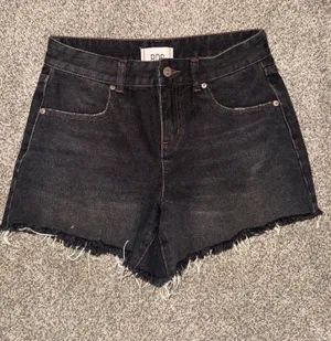 BDG Urban Outfitters A-Line Short Black Denim Cutoff Shorts Size 26 thumbnail 1