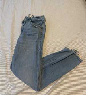 Women’s Abercrombie Ankle Straight High Rise Jeans thumbnail 3
