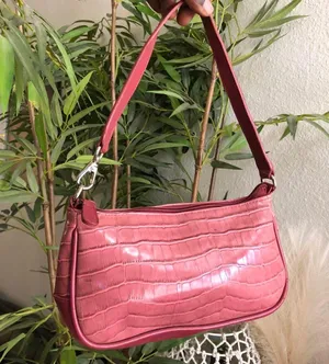2000s Pink burgundy wine red crocodile-embossed leather shoulder hand bag purse silver hardware #y2k thumbnail 1