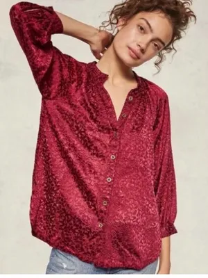 Anthropologie Susanna Burnout Velvet ¾ Sleeve Buttondown Blouse pink M thumbnail 1
