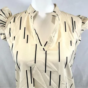 Ivory and black notched vneck short ruffle cap sleeve top size 6 thumbnail 2