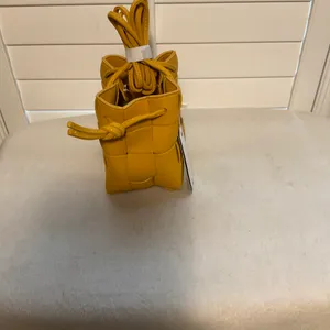 Isabella Yellow thumbnail 2