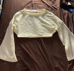 Urban Outfitters Top size medium  thumbnail 1