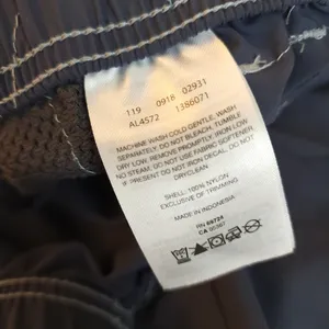 Columbia shorts. Women size medium. Blue thumbnail 5