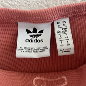 Adidas Pink Mauve Embroidered Patch Logo Crop Three Stripe Mini Rib Crop Top M thumbnail 5