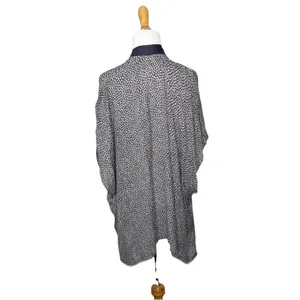 LOFT Grey Geo Print Open Front Lightweight Flowy Kimono Top Size M/L Womens thumbnail 3