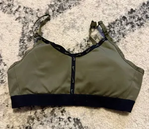 nike sports bra  thumbnail 1