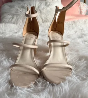 Oasis Society California Beige Strappy Block Heel Sandals Size 9 thumbnail 1