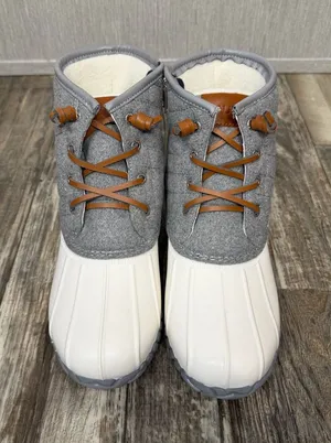 Women’s Gray and White Winter Duck Boots Size 8 thumbnail 1