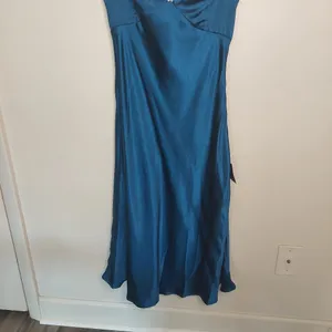 Lulus V-Neck Dress With Cowl Neck Back Size M thumbnail 5